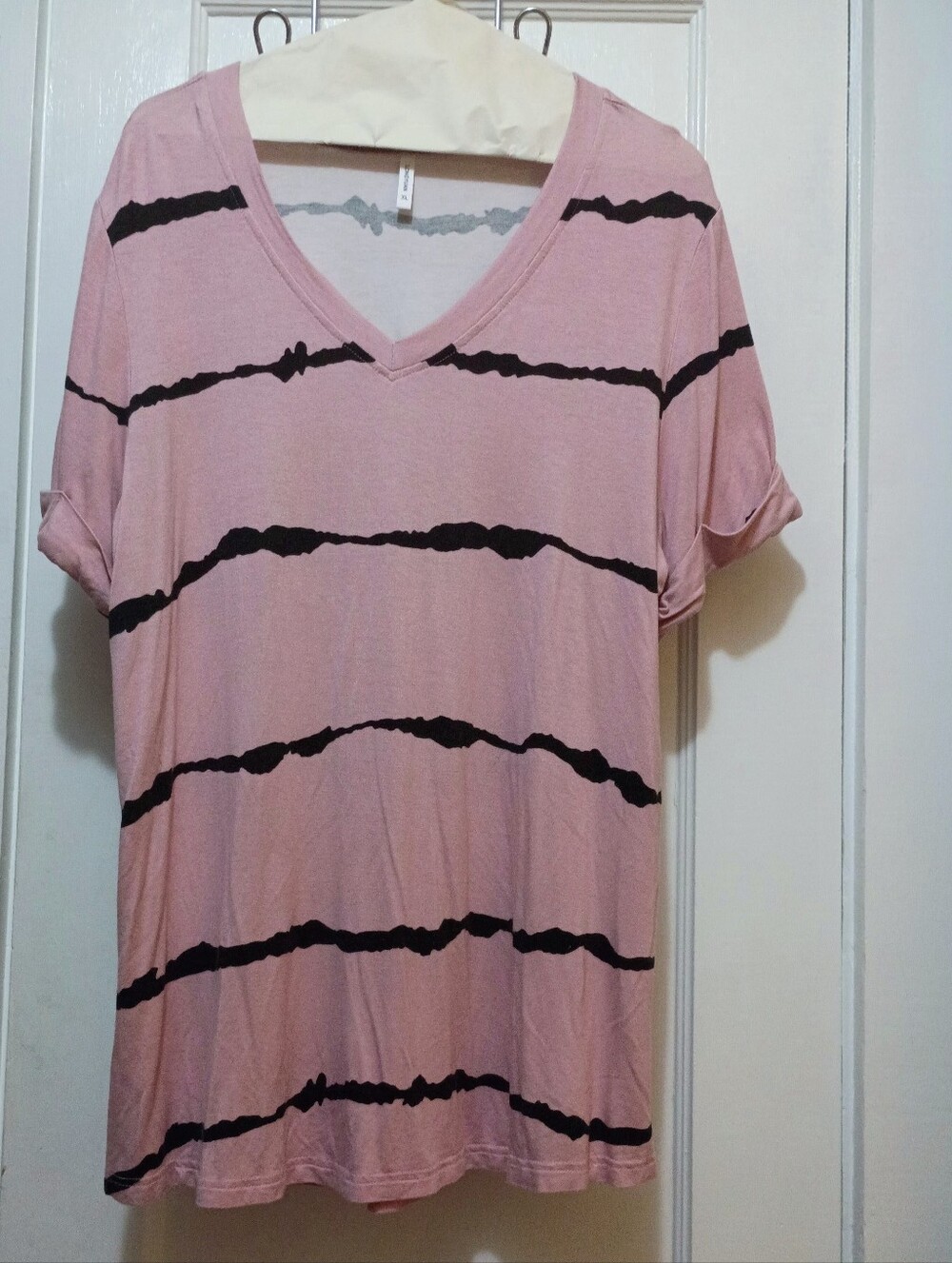 🥳🎊🎉 HP Pink & Black Short Sleeve Tee V-neck Long Top - Picture 3 of 13